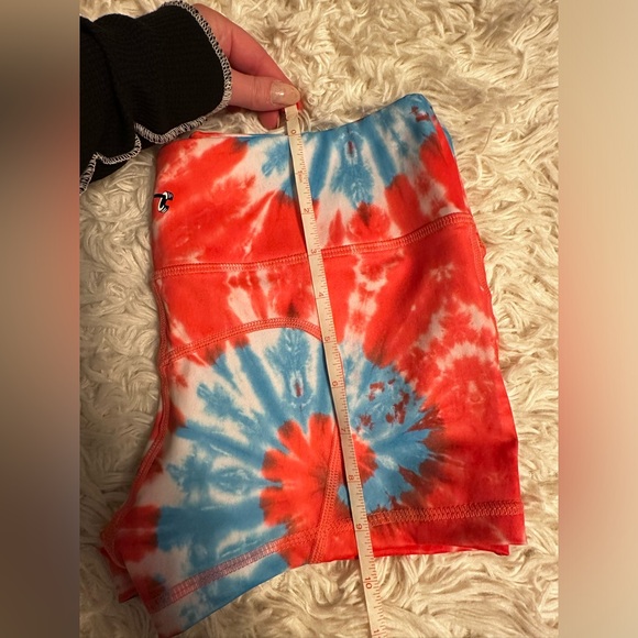 Crops and Cleans Tie Dye Shorts - Picture 6 of 6
